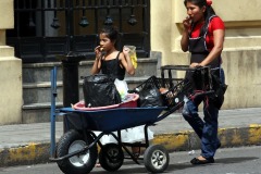 1_Madre-e-hija-con-las-mismas-costumbres