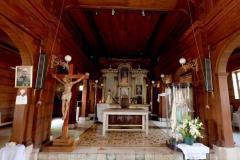 Explore la historia de la Iglesia de Candelaria en El Salvador. Un recorrido visual por este Monumento Nacional de madera que desafía al tiempo y al olvido.