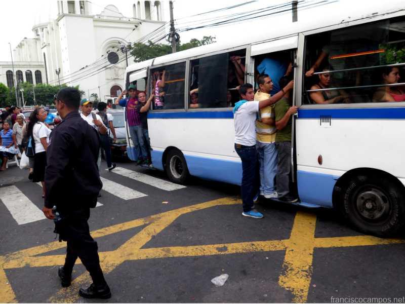 VIDEO. Mara: sombras, miedo, paro y toque de queda