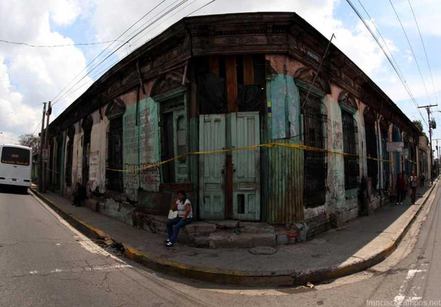 Demolición y pérdida del patrimonio arquitectónico civil y religioso
