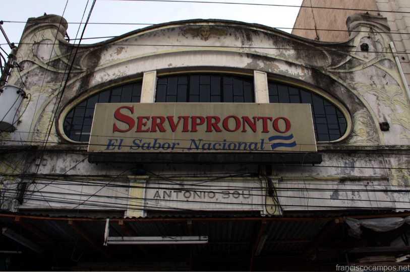 VIDEO. San Salvador, ciudad profana: cines, bares y oficios perdidos